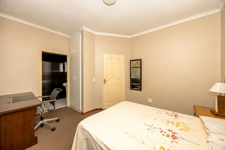 6 Bedroom Property for Sale in Sunset Beach Western Cape
